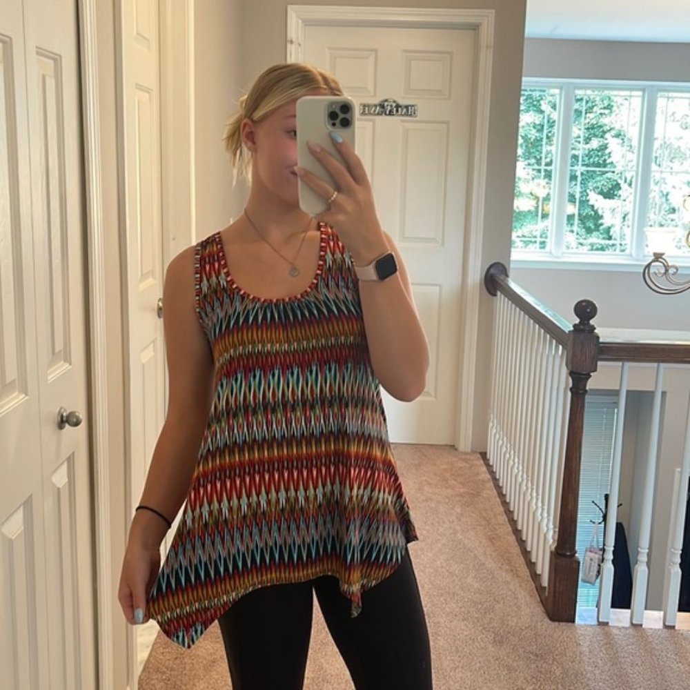 Multi colored flowy tank